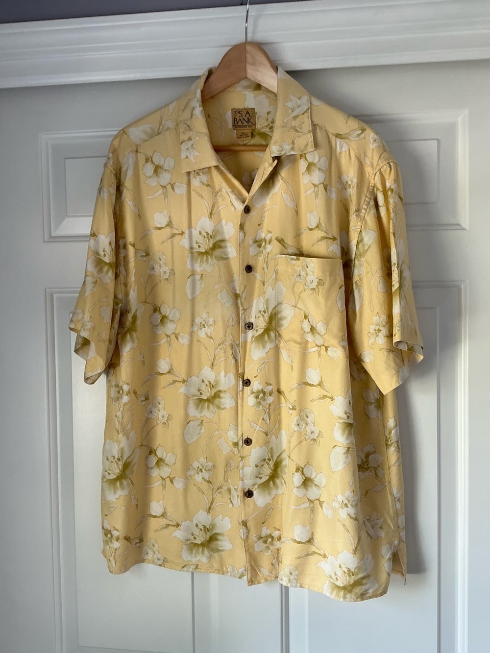 Jos. A. Bank Men’s Hawaiian Silk Butteryellow Floral Shirt L